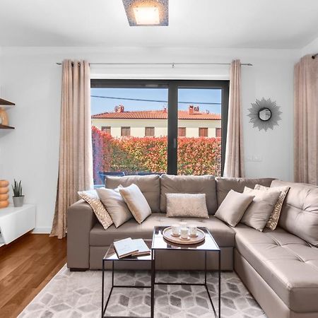 Luxury New Apartment With Private Garden Near The Beach! Porec Ngoại thất bức ảnh