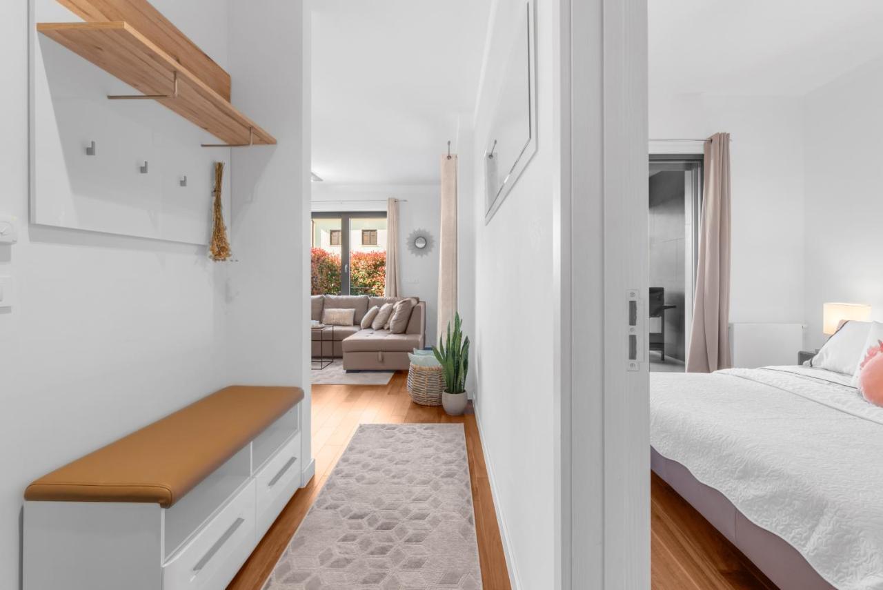 Luxury New Apartment With Private Garden Near The Beach! Porec Ngoại thất bức ảnh