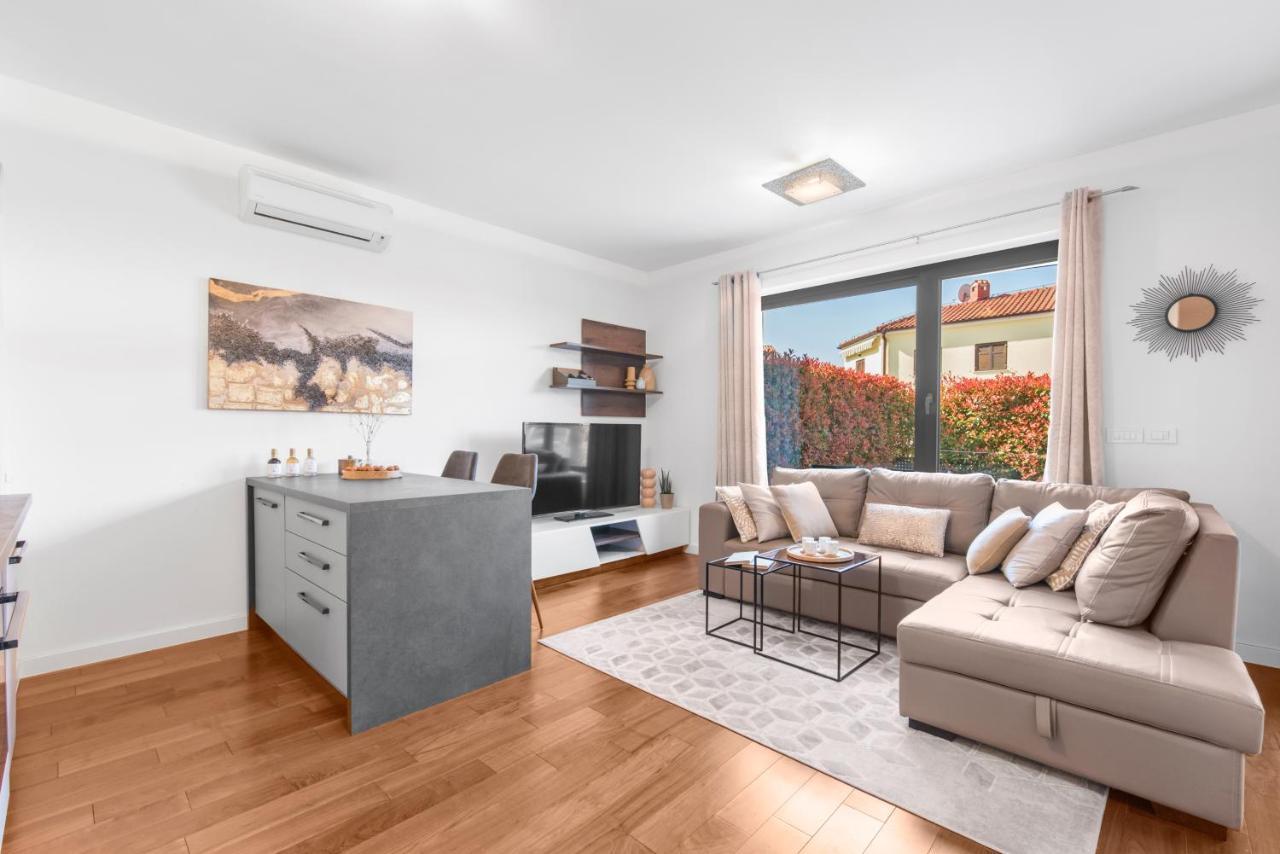 Luxury New Apartment With Private Garden Near The Beach! Porec Ngoại thất bức ảnh