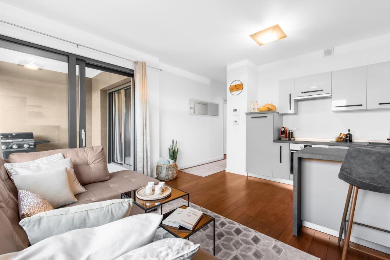 Luxury New Apartment With Private Garden Near The Beach! Porec Ngoại thất bức ảnh